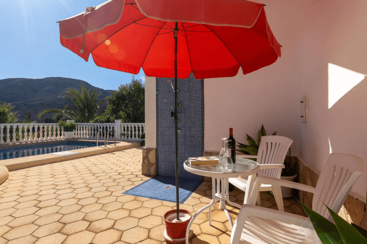 Villa con piscina y vistas a la montaña - Benigembla