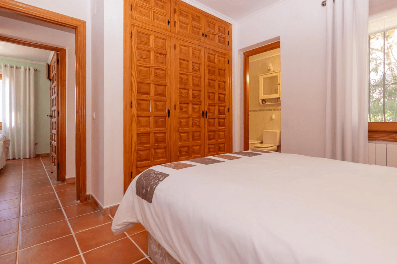 Villa con piscina y vistas a la montaña - Benigembla