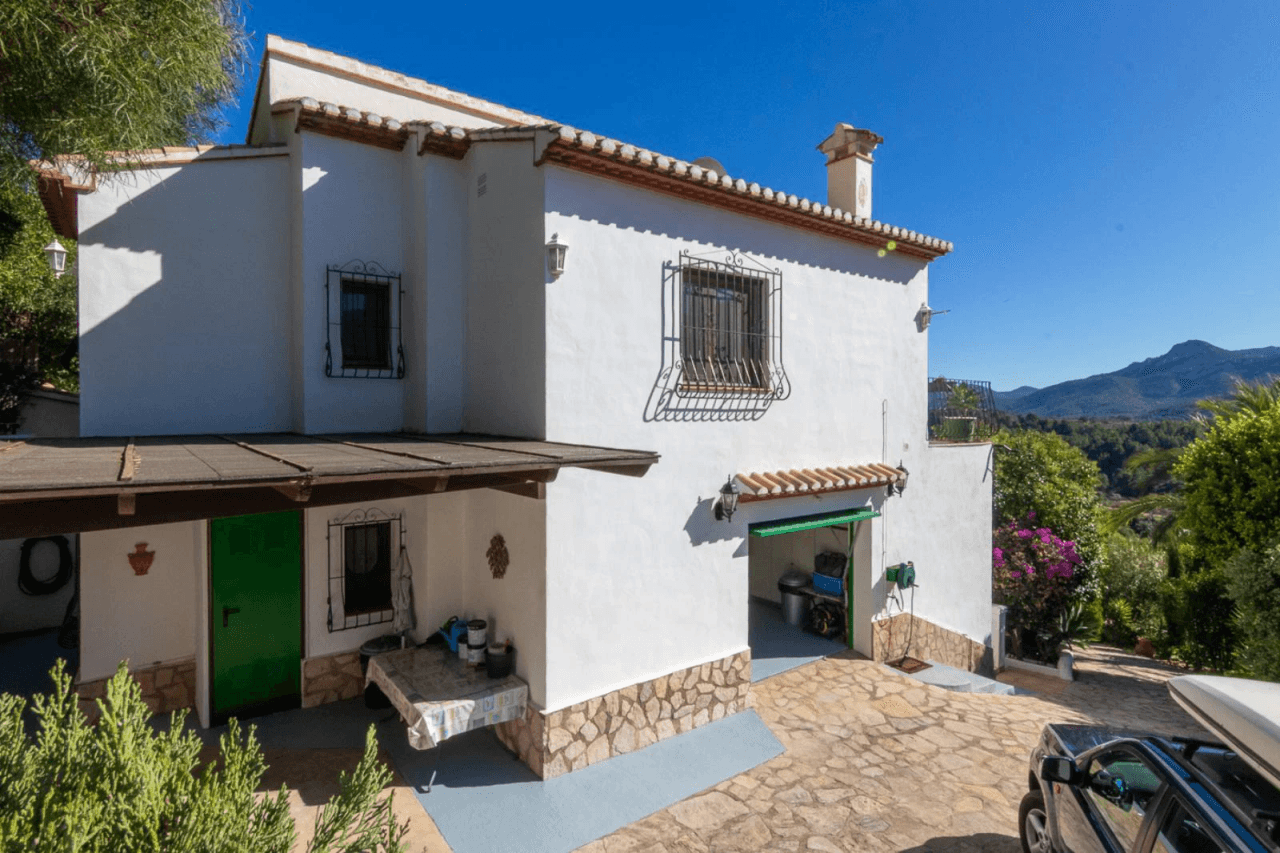 Villa con piscina y vistas a la montaña - Benigembla