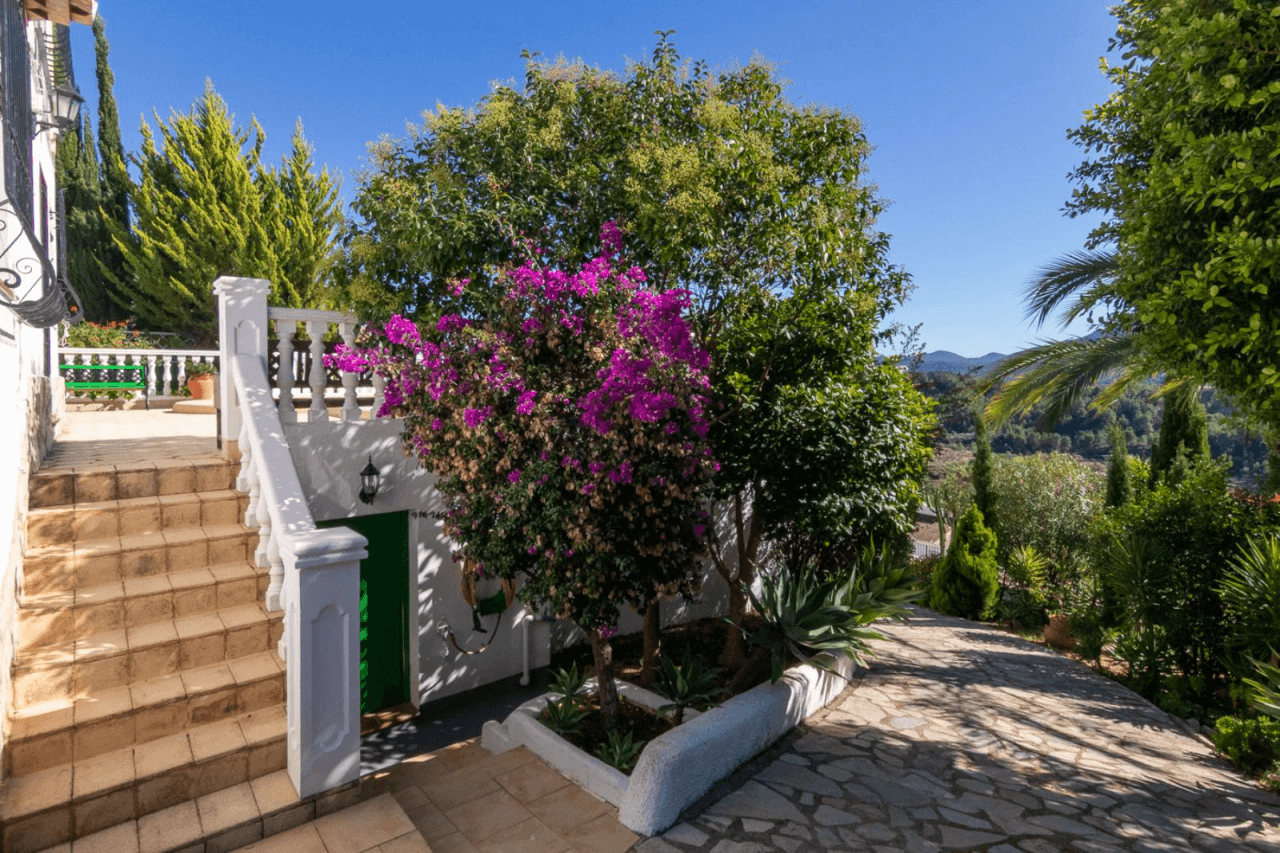 Villa con piscina y vistas a la montaña - Benigembla