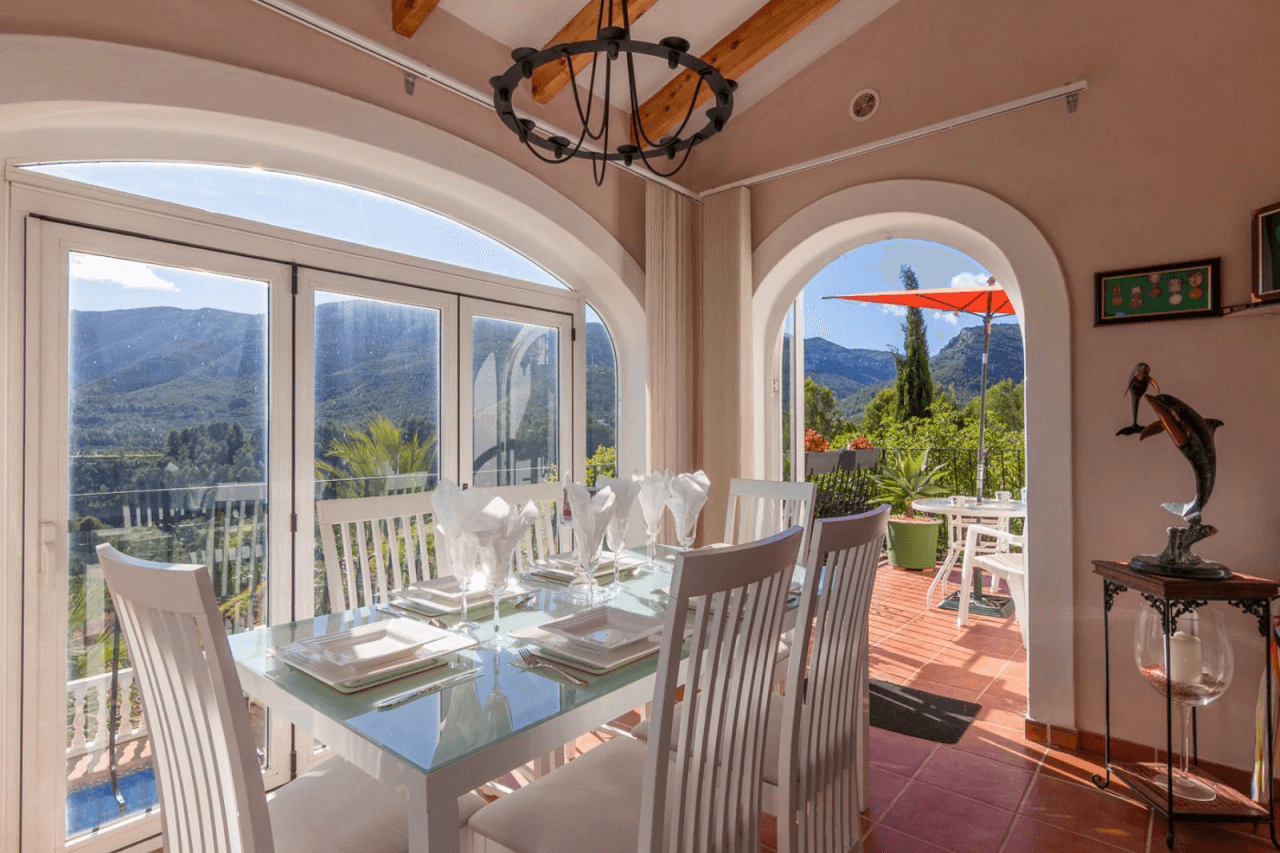 Villa con piscina y vistas a la montaña - Benigembla