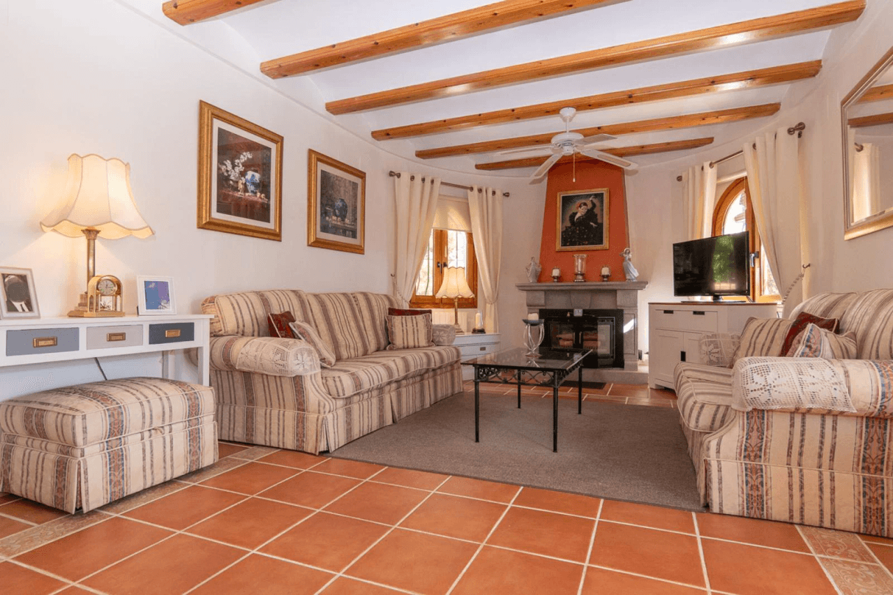 Villa con piscina y vistas a la montaña - Benigembla