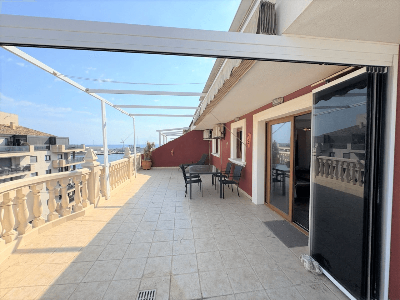 Ático dúplex con vistas al puerto en el corazón de Dénia