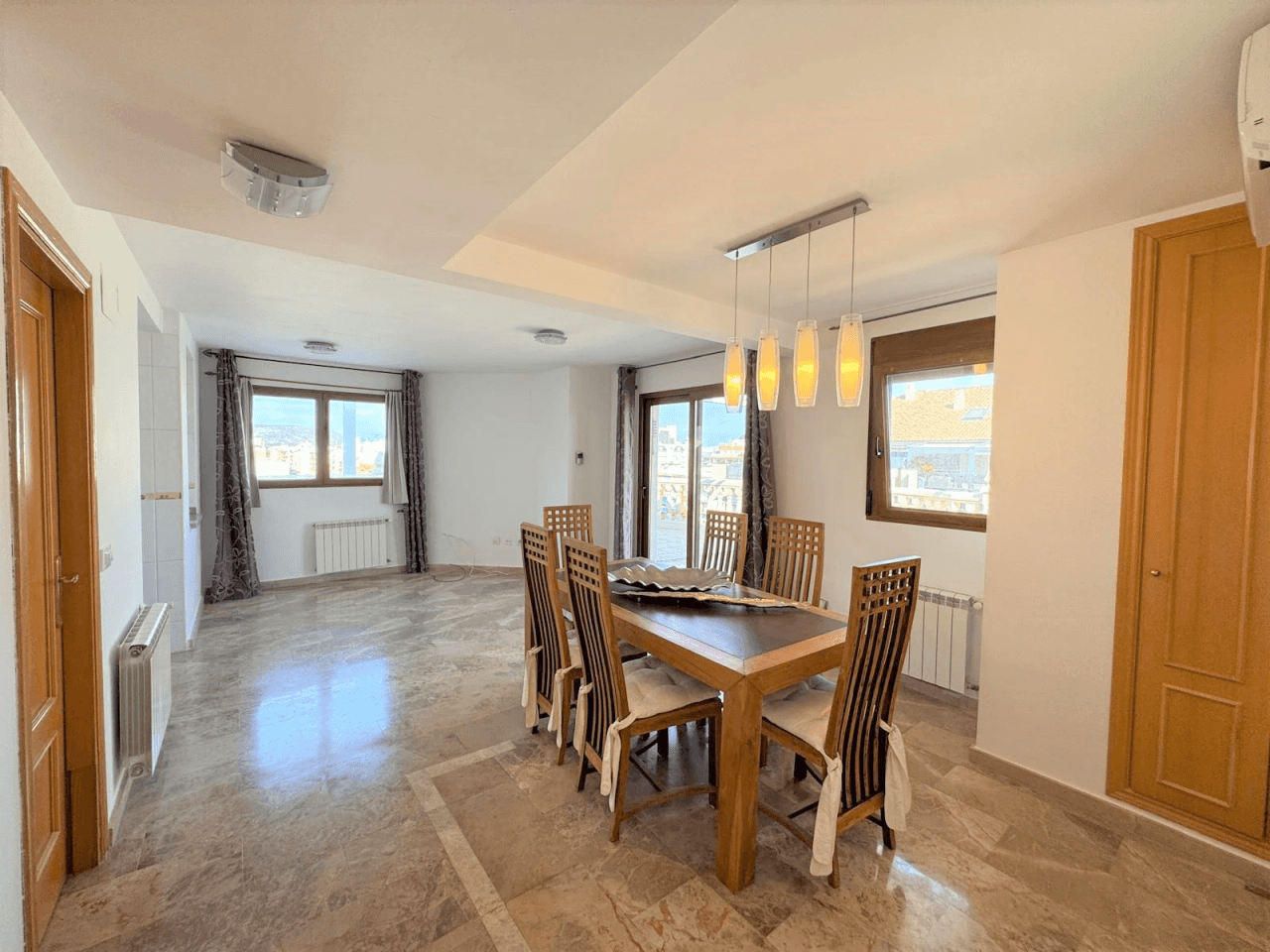 Ático dúplex con vistas al puerto en el corazón de Dénia