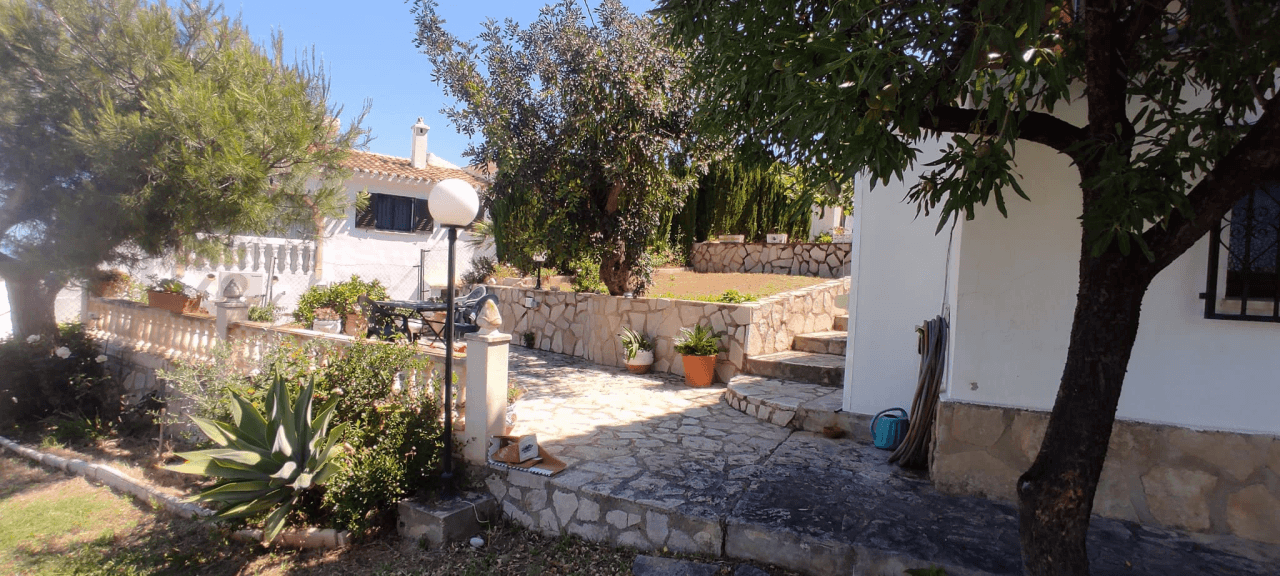 Chalet en venta de 3 dormitorios en Denia, Alicante