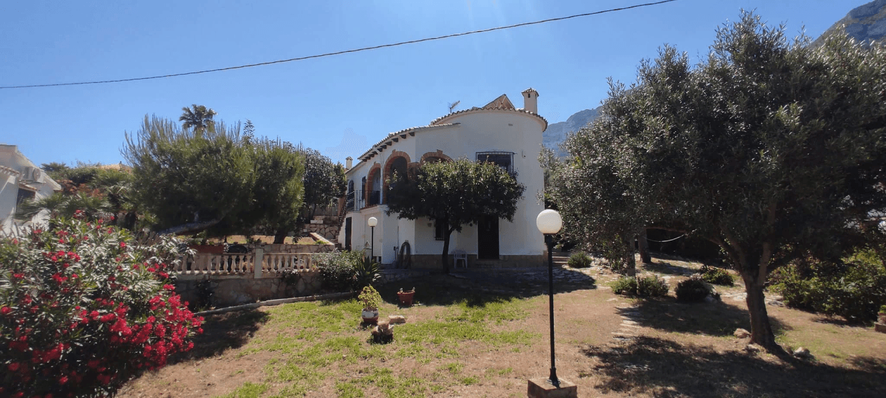 Chalet en venta de 3 dormitorios en Denia, Alicante