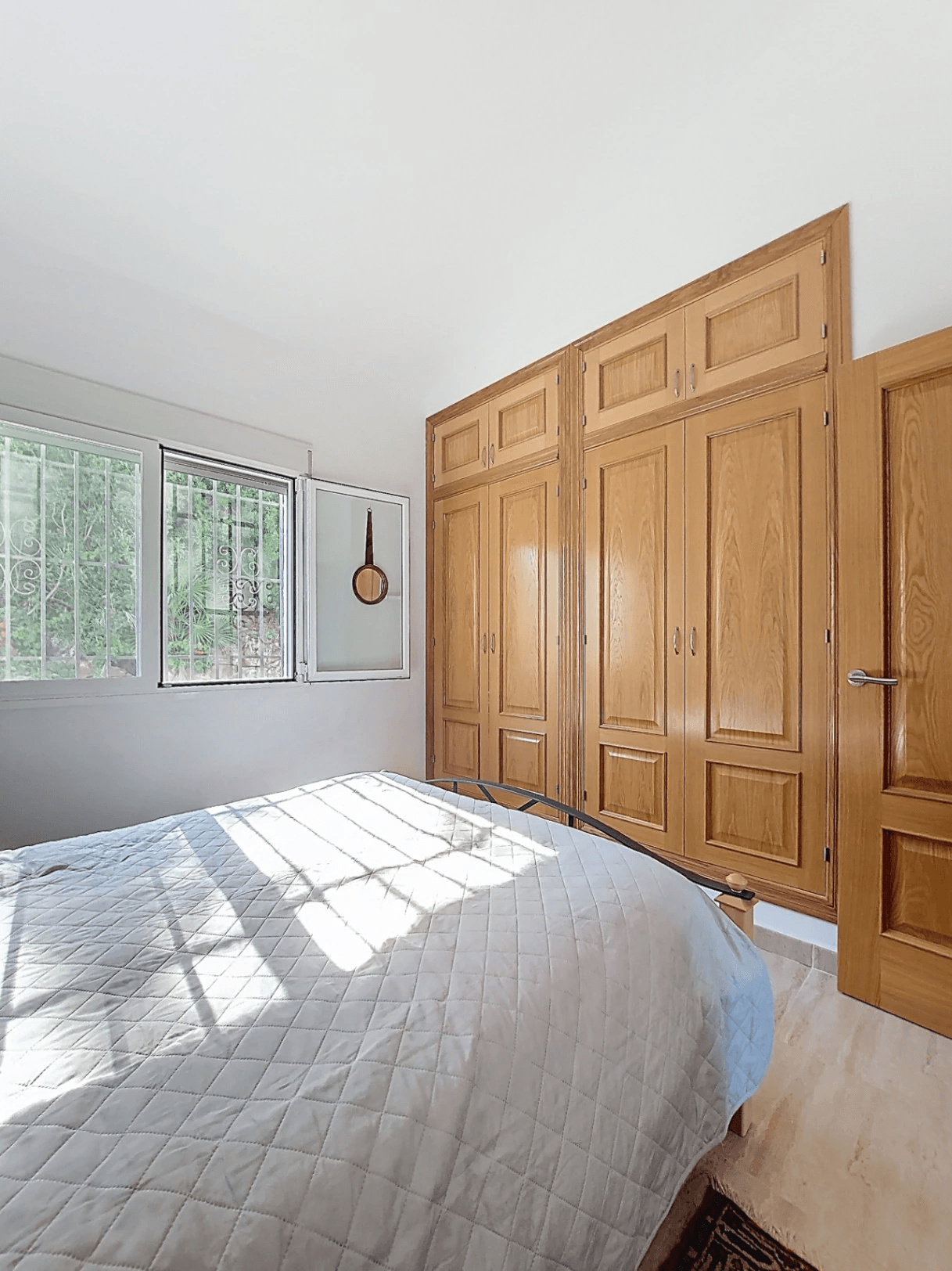 Villa con piscina y vistas abiertas en Monte Pego