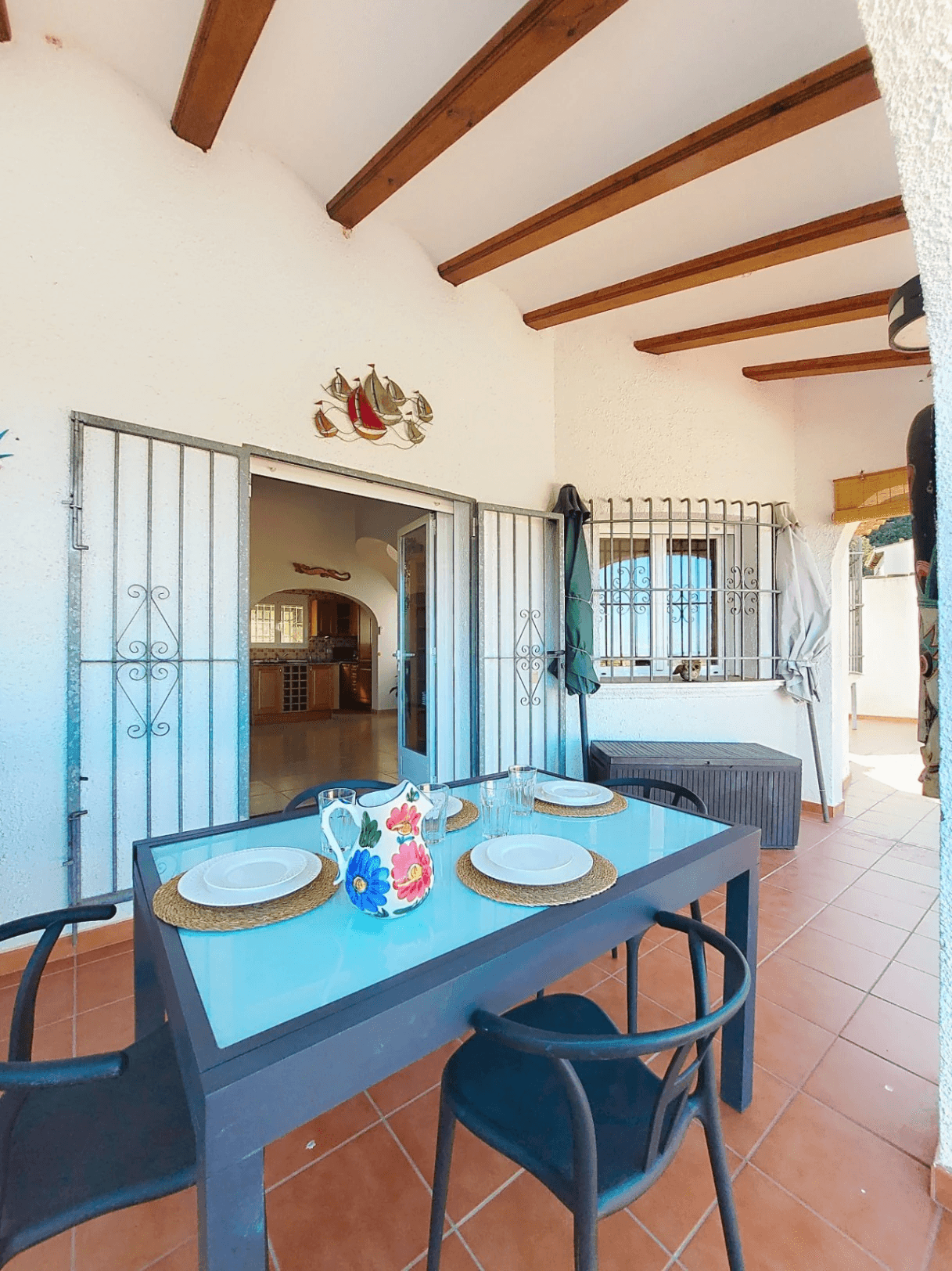Villa con piscina y vistas abiertas en Monte Pego