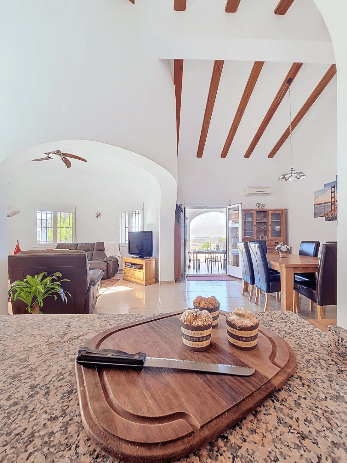 Villa con piscina y vistas abiertas en Monte Pego