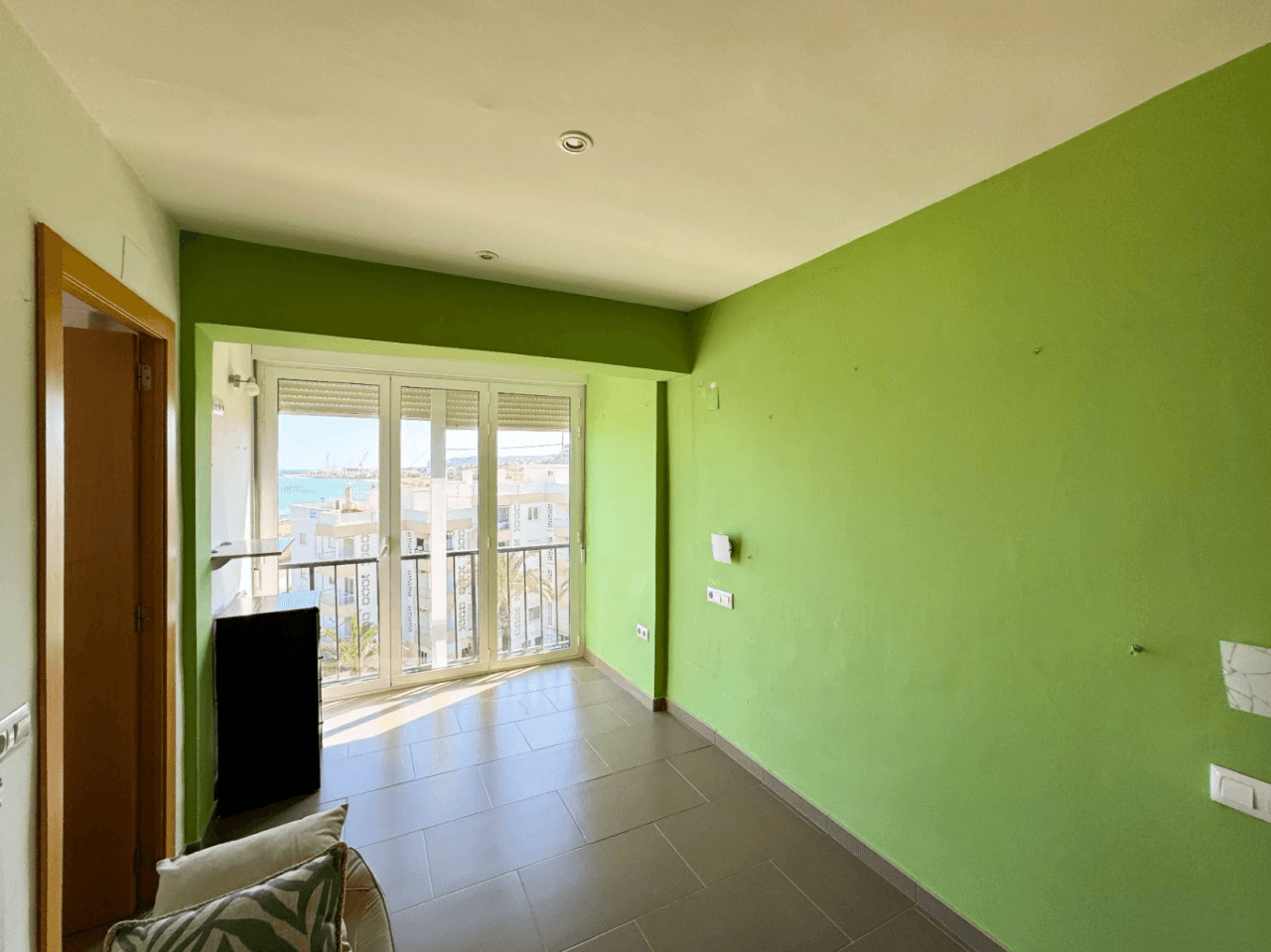 APARTAMENTO FRENTE AL MAR