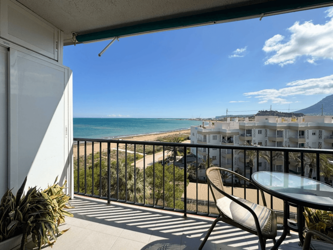 APARTAMENTO FRENTE AL MAR