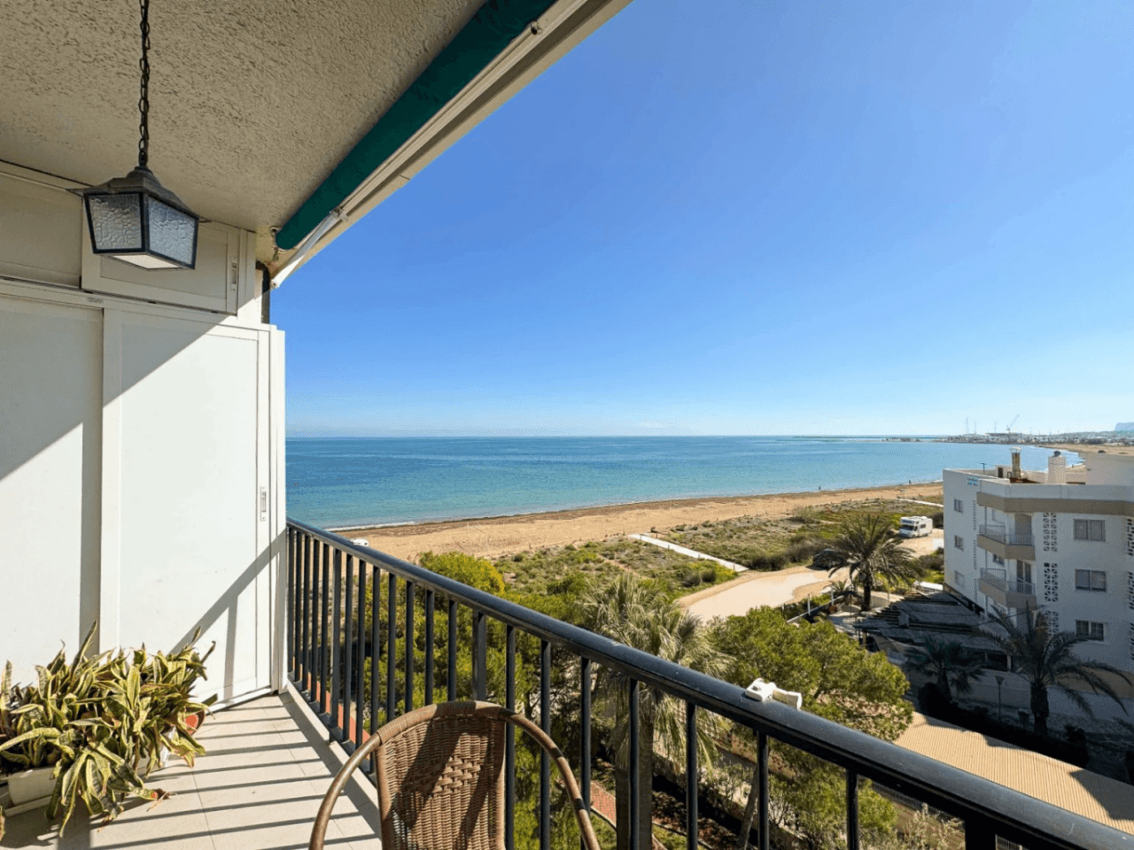 APARTAMENTO FRENTE AL MAR