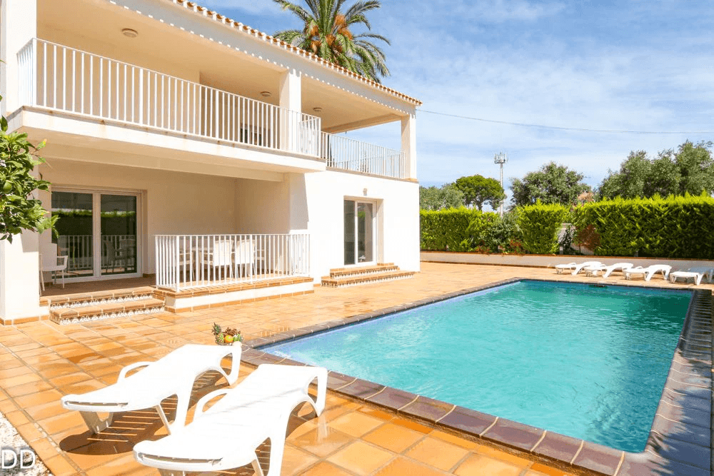 VILLA FUMATELL