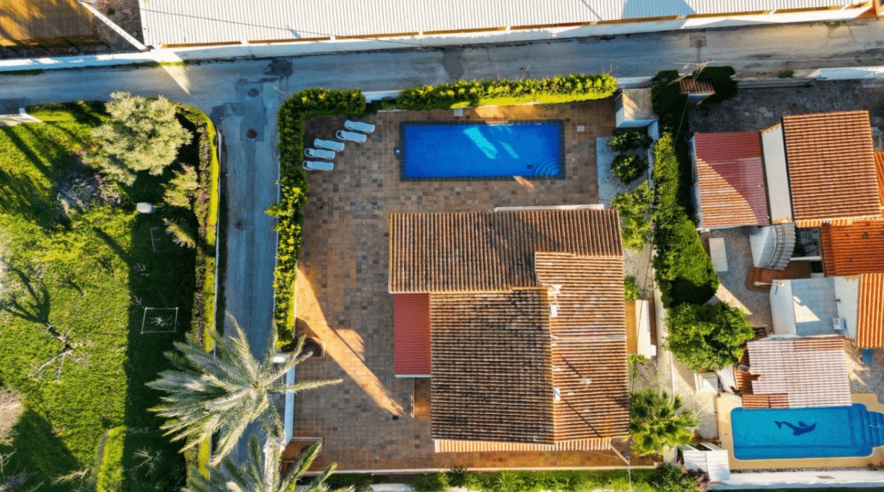 VILLA FUMATELL