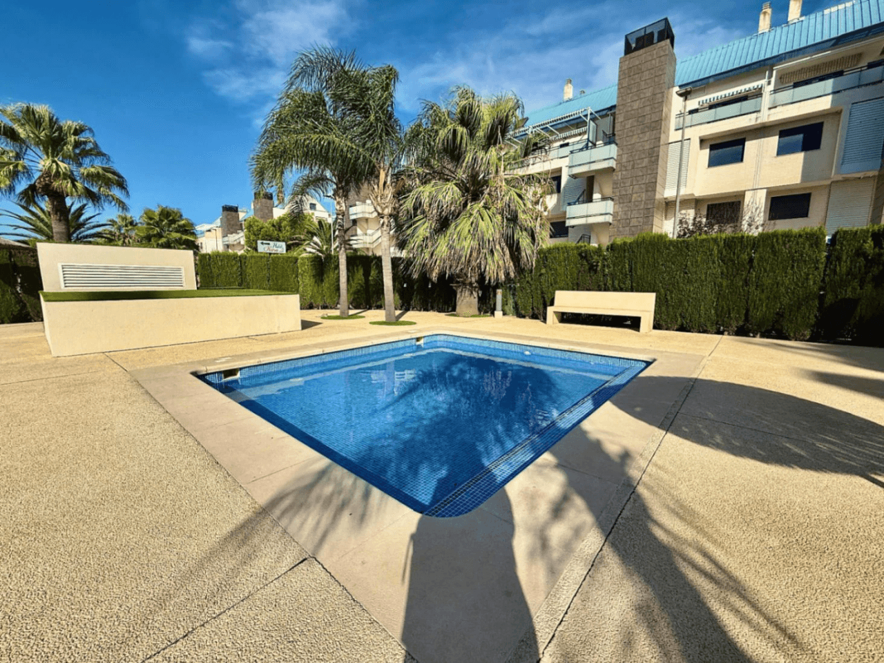 Espectacular apartamento en Denia con vistas abiertas, situado a 120m de la playa y 850m de la ciudad