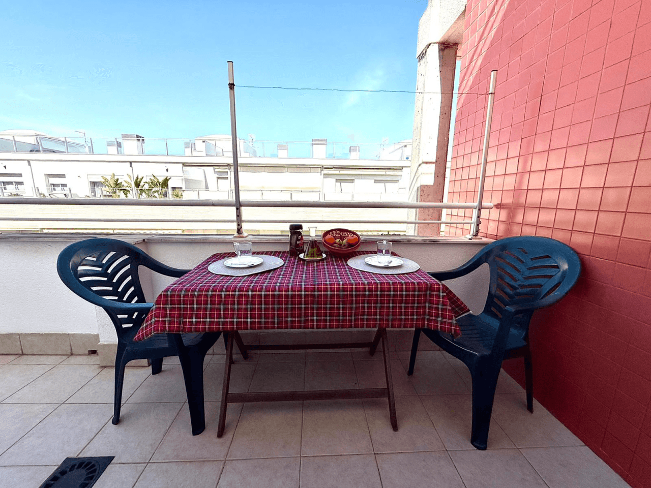 Ático en Dénia, con increibles vistas al montgo y castillo, junto a la playa y a un paso del centro