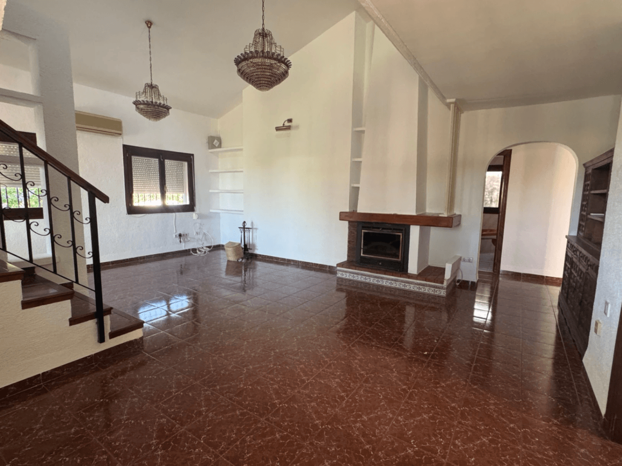 Chalet en venta en Denia, El Montgó: 3 dormitorios + altillo y piscina.