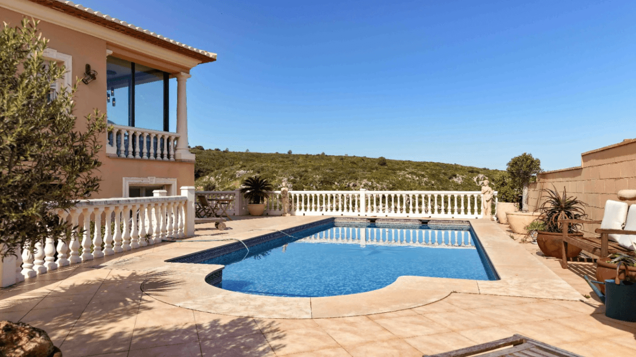 VILLA DE LUXE AVEC VUE SUR LA MER