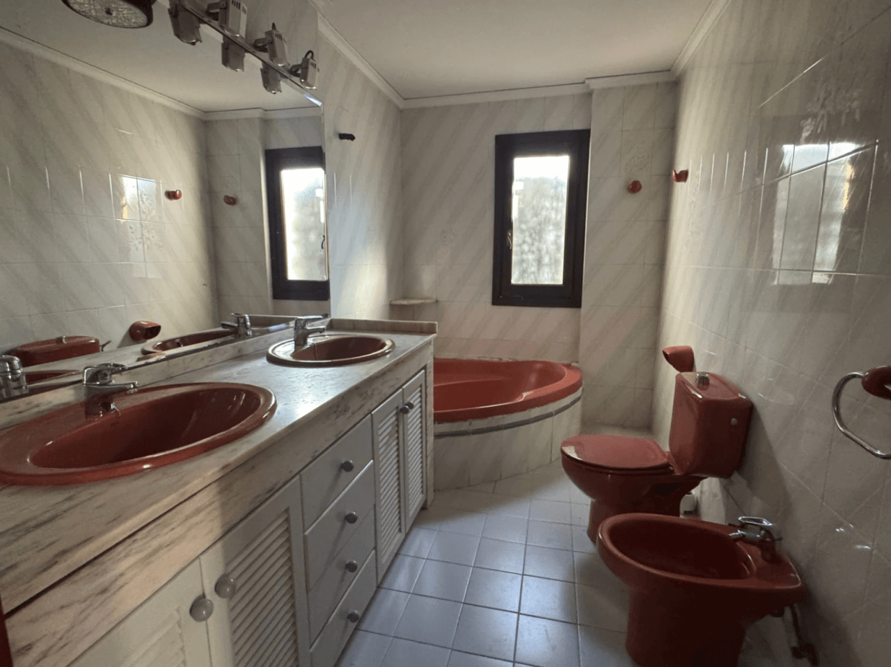 Chalet en venta en Denia, El Montgó: 3 dormitorios + altillo y piscina.