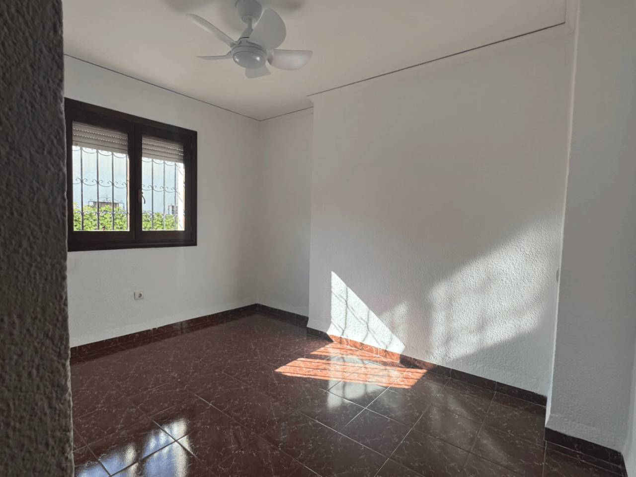 Chalet en venta en Denia, El Montgó: 3 dormitorios + altillo y piscina.