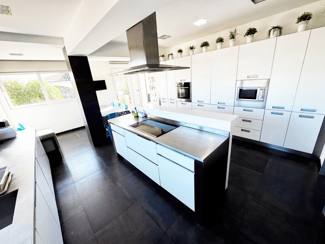 Venta de chalet moderno en venta en El Montgó, Denia