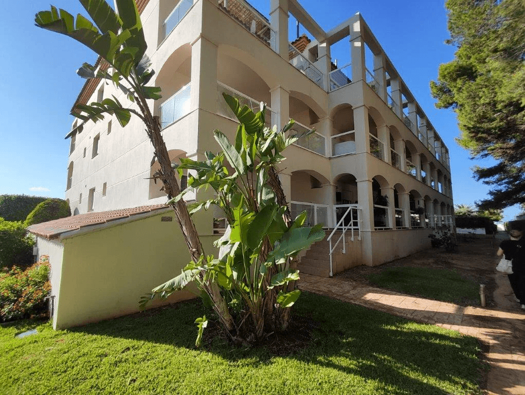 Amplio Apartamento en 1ª planta en 1ª línea de playa
