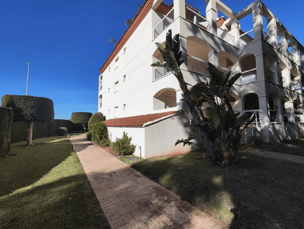 Amplio Apartamento en 1ª planta en 1ª línea de playa