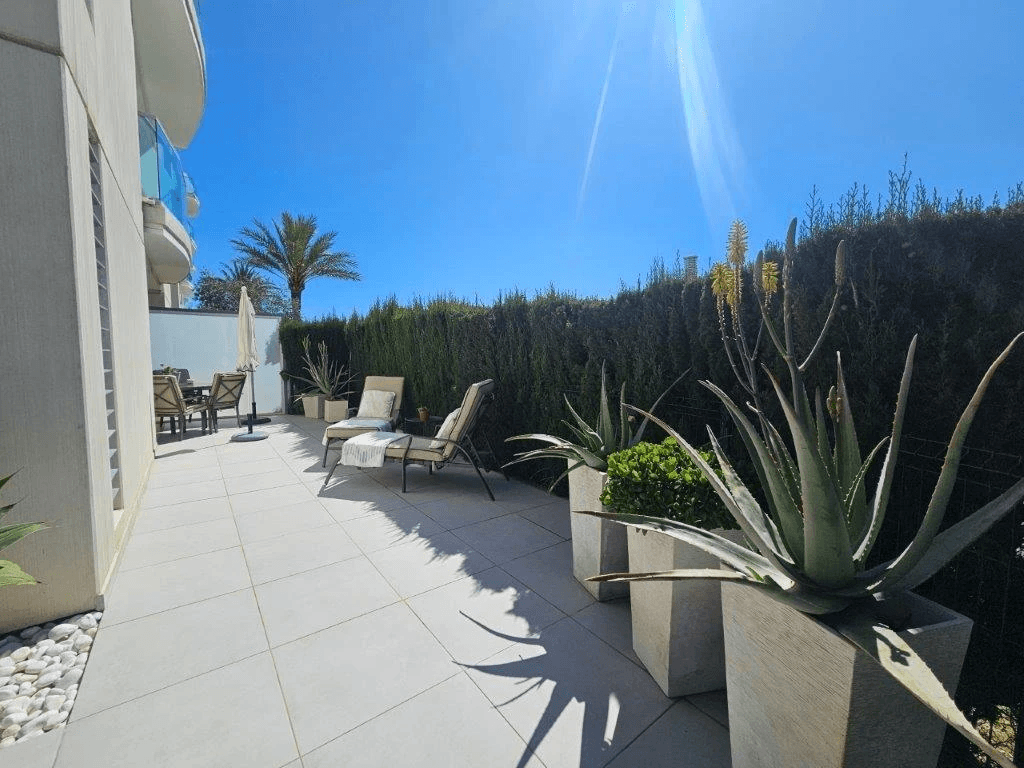 Zonnig appartement in Vergel