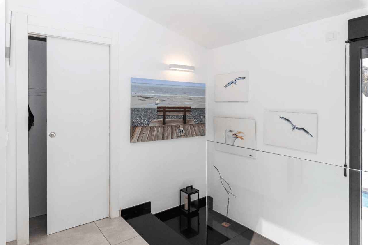 Moderne villa met uitzicht op zee