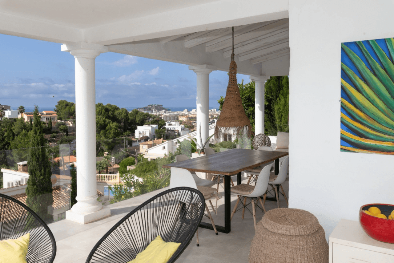 Moderne Villa mit Meerblick