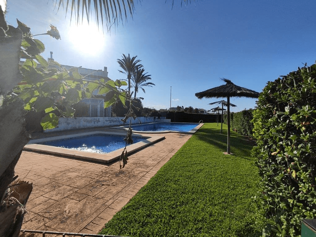 Amplio Apartamento en 1ª planta en 1ª línea de playa