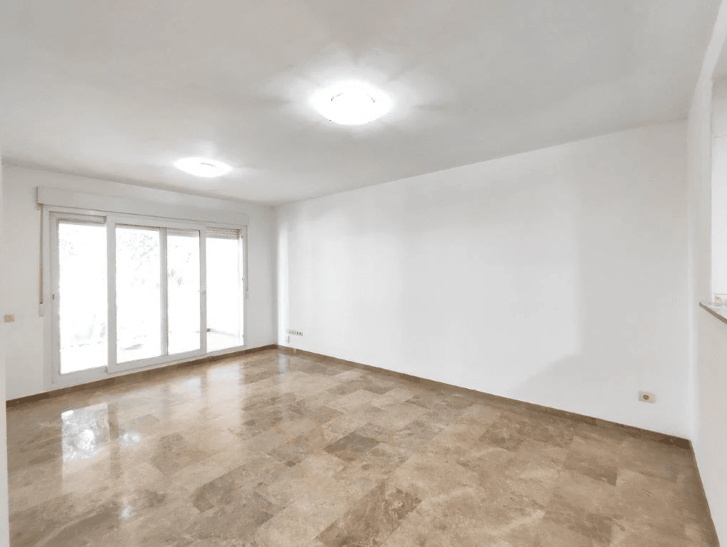 Amplio Apartamento en 1ª planta en 1ª línea de playa