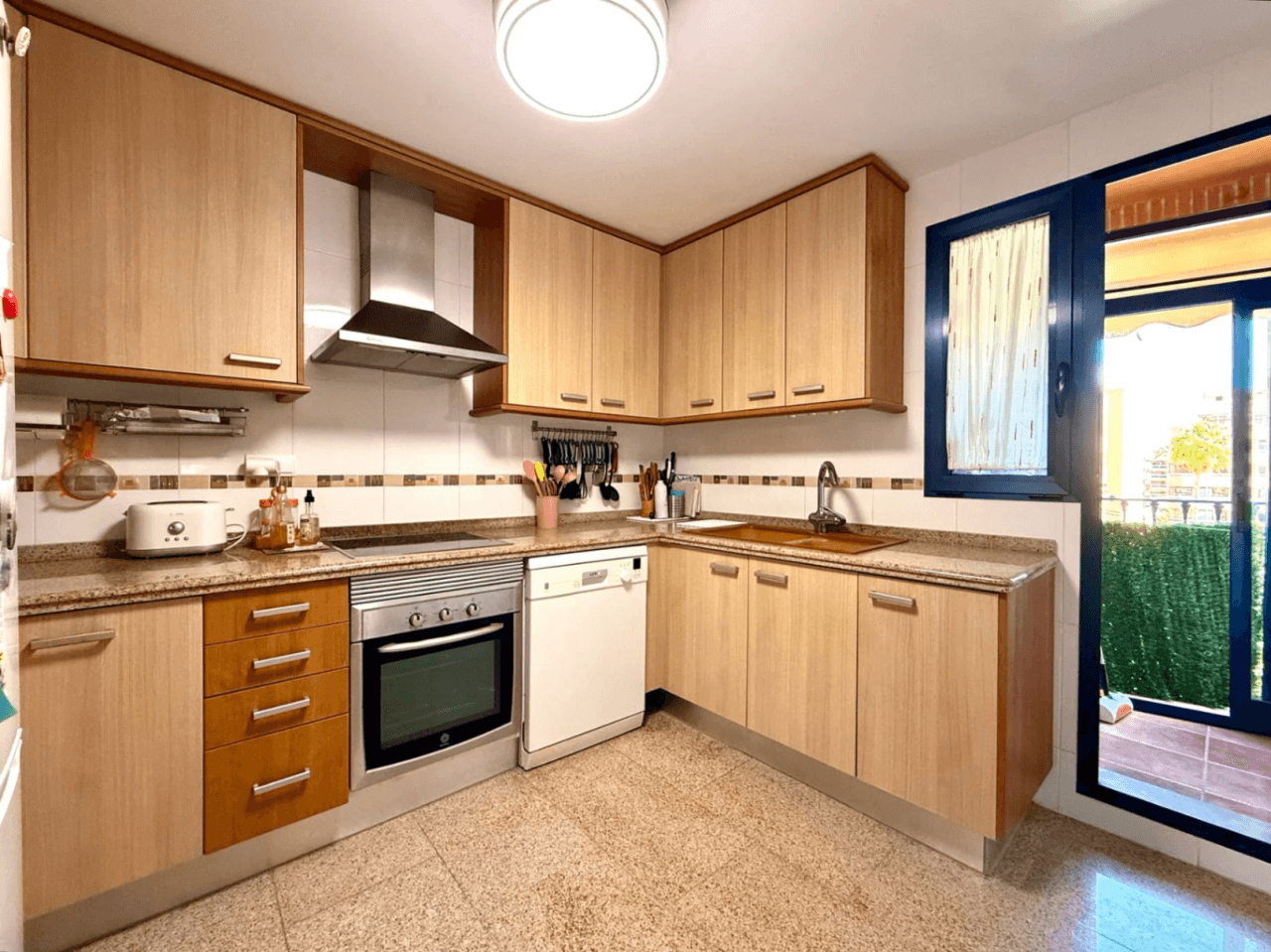 Apartamento de tres dormitorios en Denia, zona Miguel Hernandez