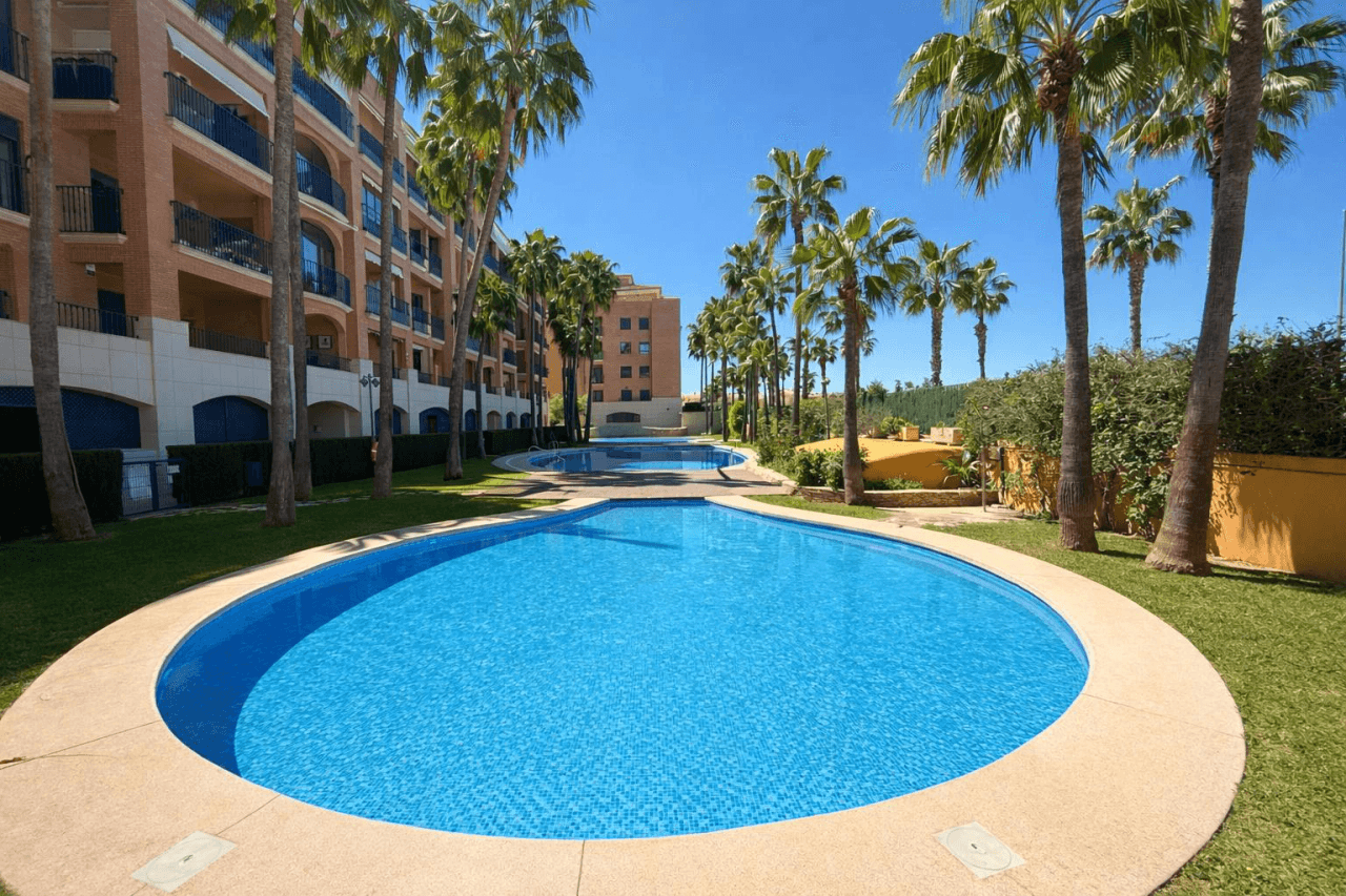 Apartamento de tres dormitorios en Denia, zona Miguel Hernandez