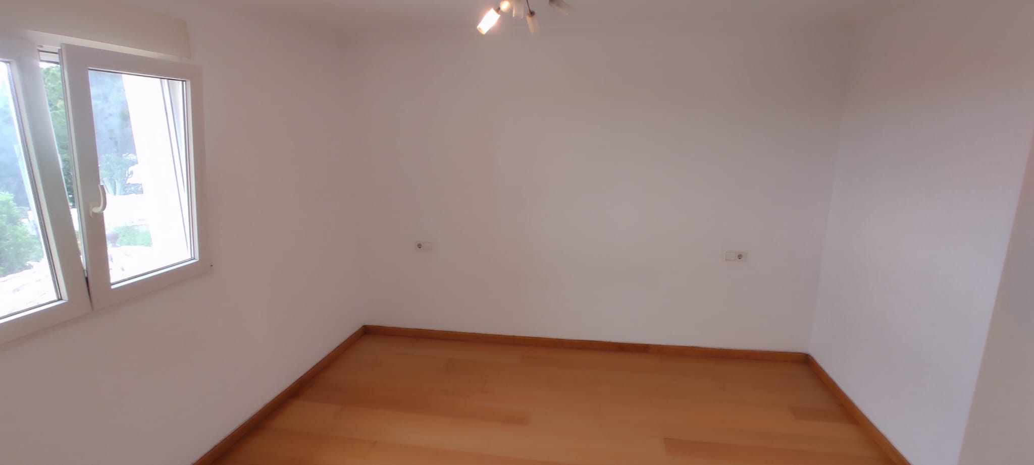 Gran chalet/villa en venta  muy   amplia  con piscina privada  en Denia
