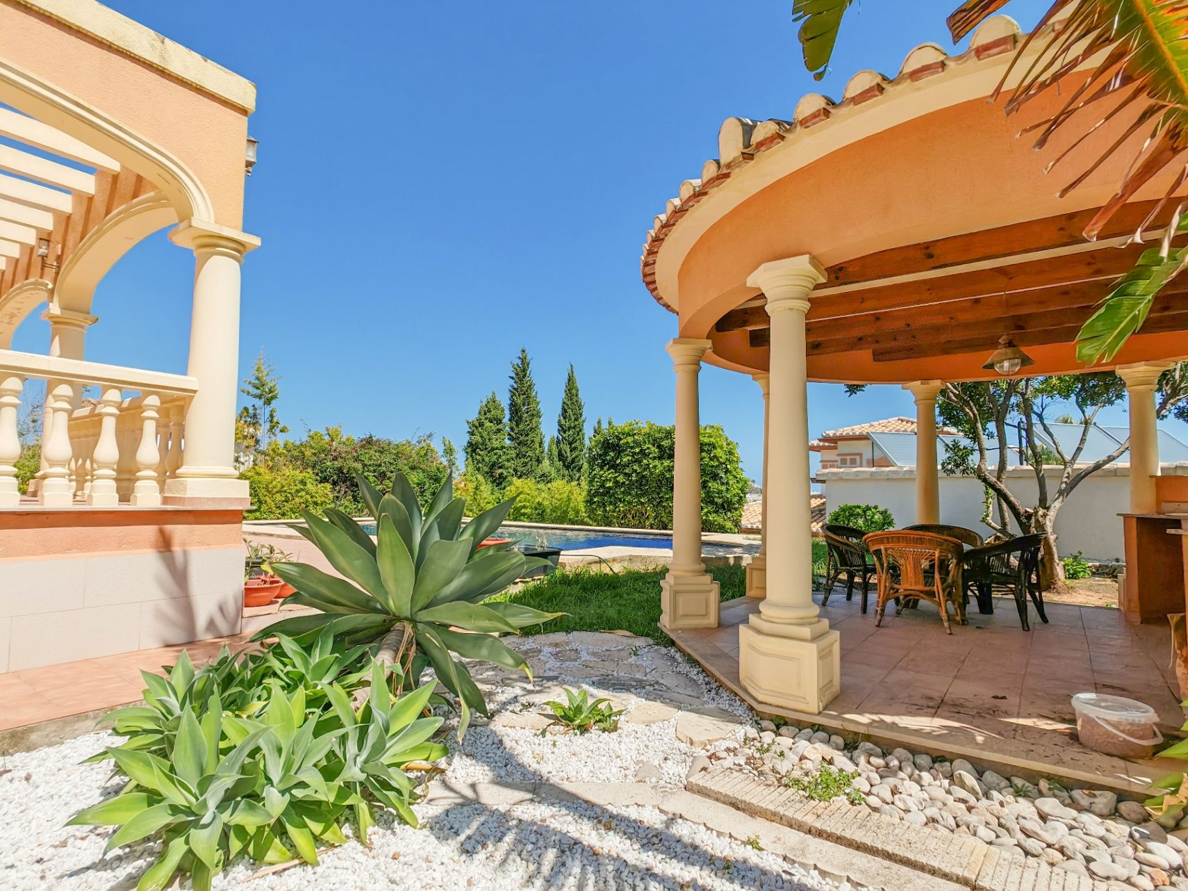 Gran chalet/villa en venta  muy   amplia  con piscina privada  en Denia - 5