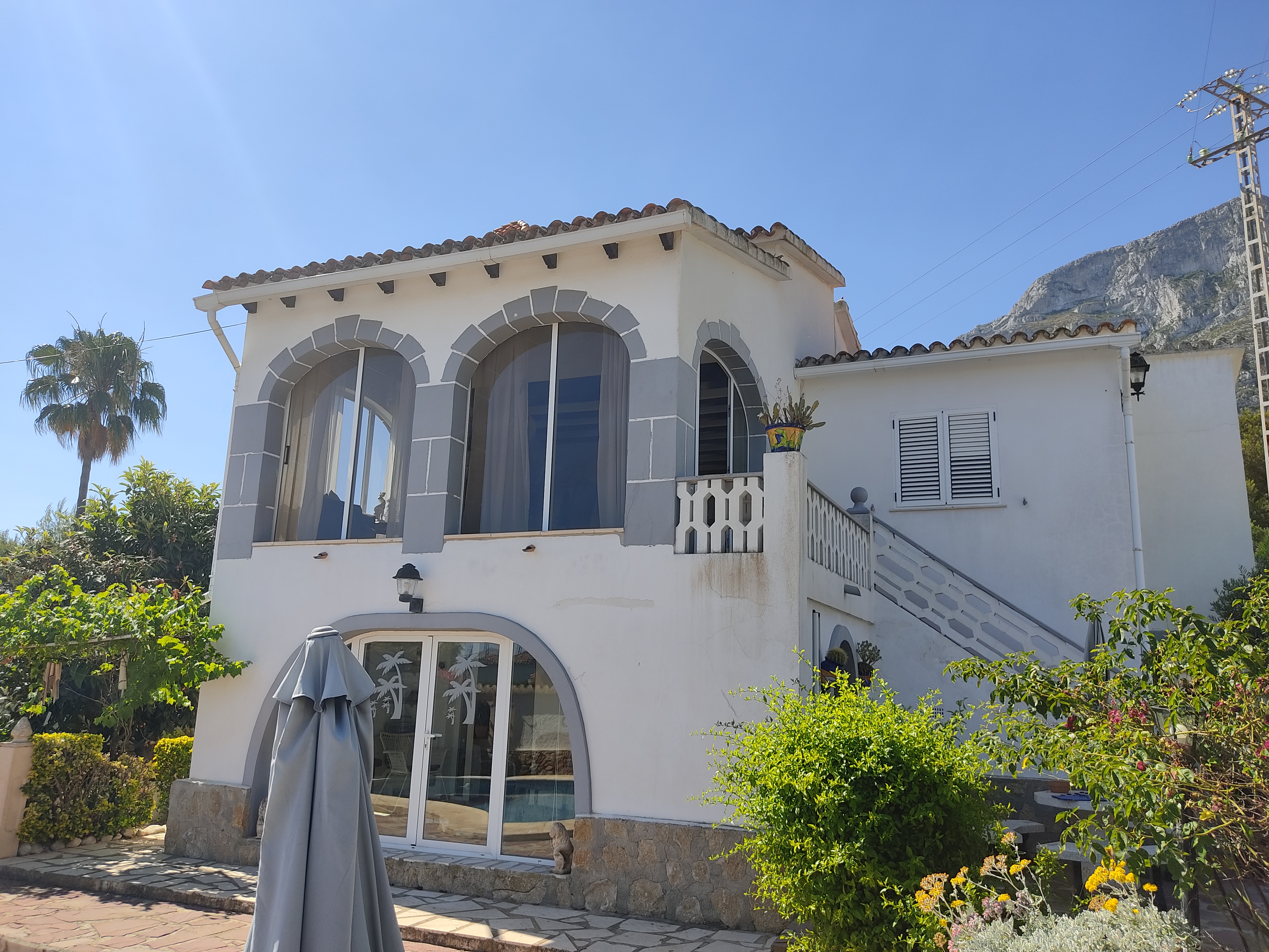 Grande villa à vendre à Denia avec vue sur la mer rénovée avec 3 chambres